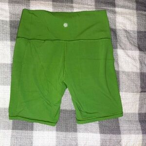 Athleta Transcend 7” Short - Green